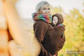 Fleece Tragepullover - Größe S - braun mit Little Herringbone Imagination Dark (grad B) #babywearing