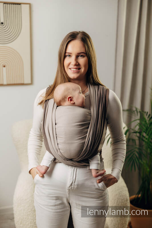 Mein Erstes Tragetuch, Fischgrätmuster (100% Baumwolle) - LITTLE HERRINGBONE BABY CAFFE LATTE - Größe L (grad B) #babywearing