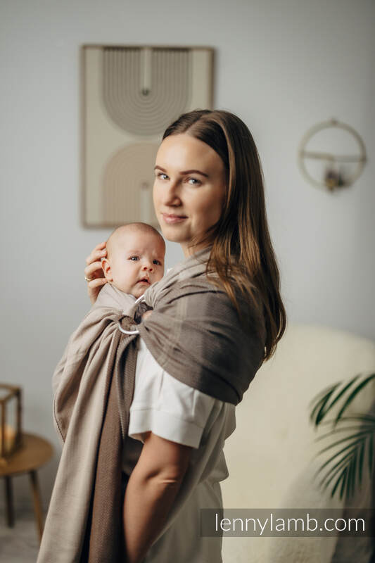 Mein Erster RingSling, Fischgrätmuster (100% Baumwolle), Raffung an den Ringen - LITTLE HERRINGBONE BABY CAFFE LATTE - standard 1.8m #babywearing