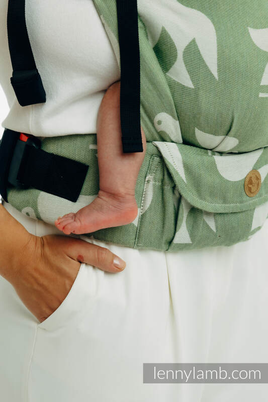 :LNNLGHT_BRD_FL_HGH #babywearing