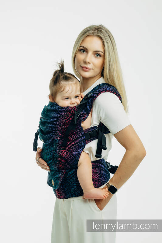 LennyUpGrade PRO - verstelbare draagzak, Maat Standaard, PEACOCK'S TAIL - BLACK OPAL  #babywearing