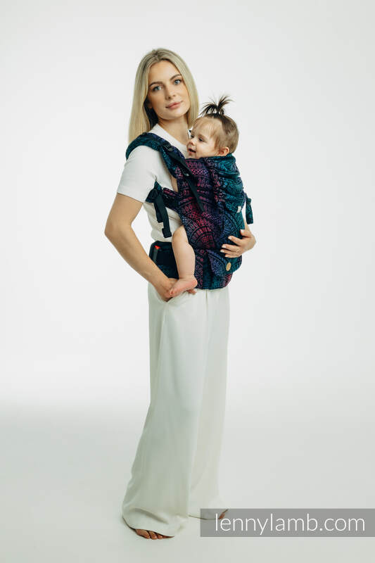 LennyUpGrade PRO - verstelbare draagzak, Maat Standaard, PEACOCK'S TAIL - BLACK OPAL  #babywearing