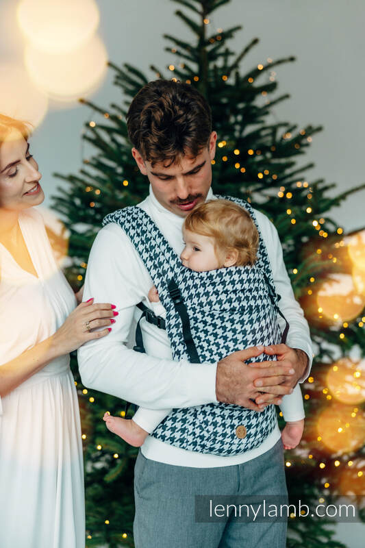 :LNNLGHT_PT_GLL_PXLS #babywearing