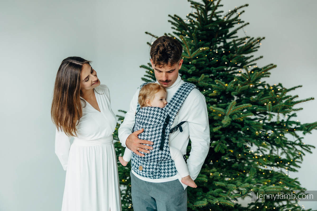 :LNNLGHT_PT_GLL_PXLS #babywearing