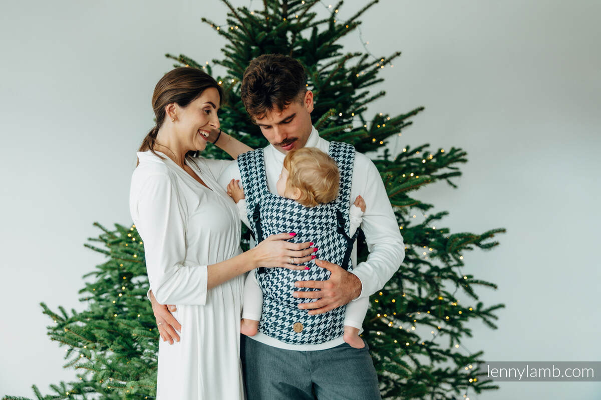 :LNNLGHT_PT_GLL_PXLS #babywearing