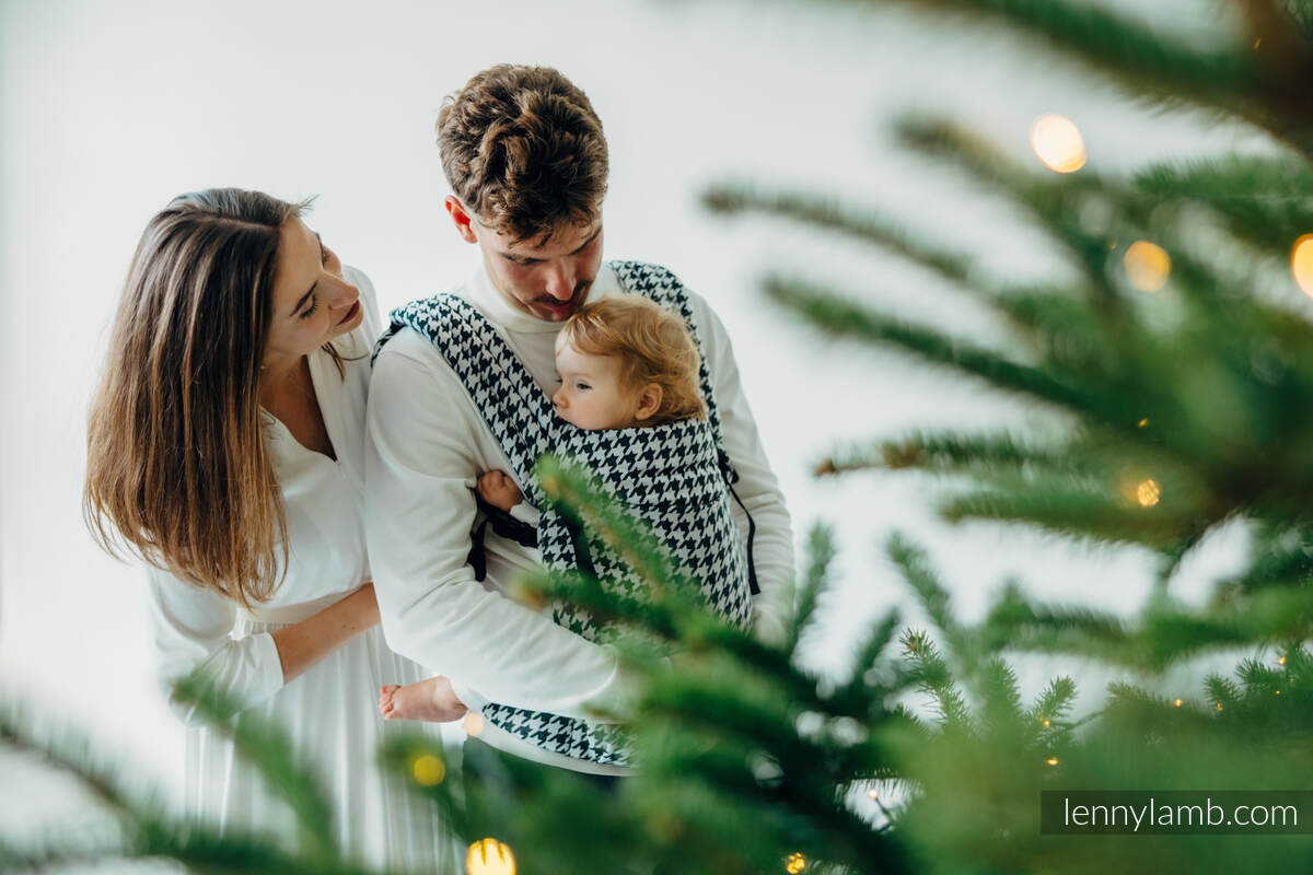 :LNNLGHT_PT_GLL_PXLS #babywearing