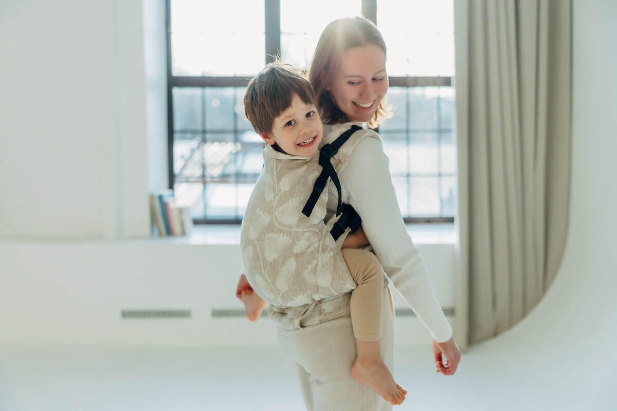 :LNNPRSCHL_VRDFLR_CNNCT #babywearing