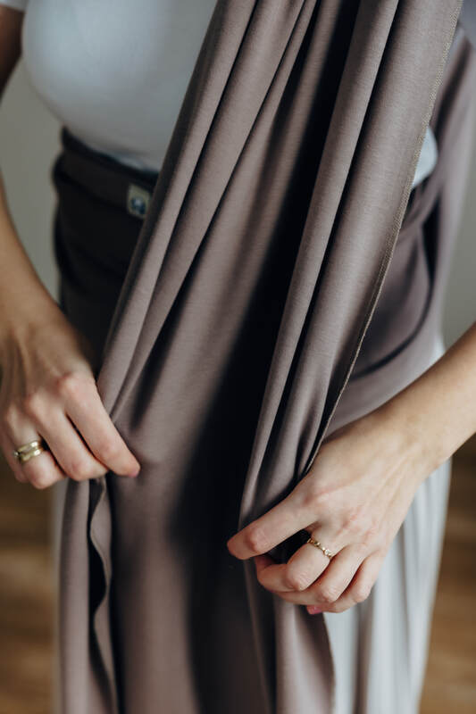 Chusta do noszenia dzieci, elastyczna - Mocha - rozmiar standardowy 5.0 m (drugi gatunek) #babywearing