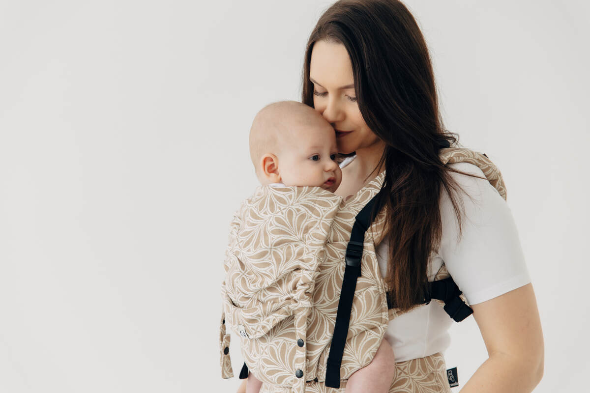 :LNNUPGRD_PRO_INFNT_GLDN_HR #babywearing