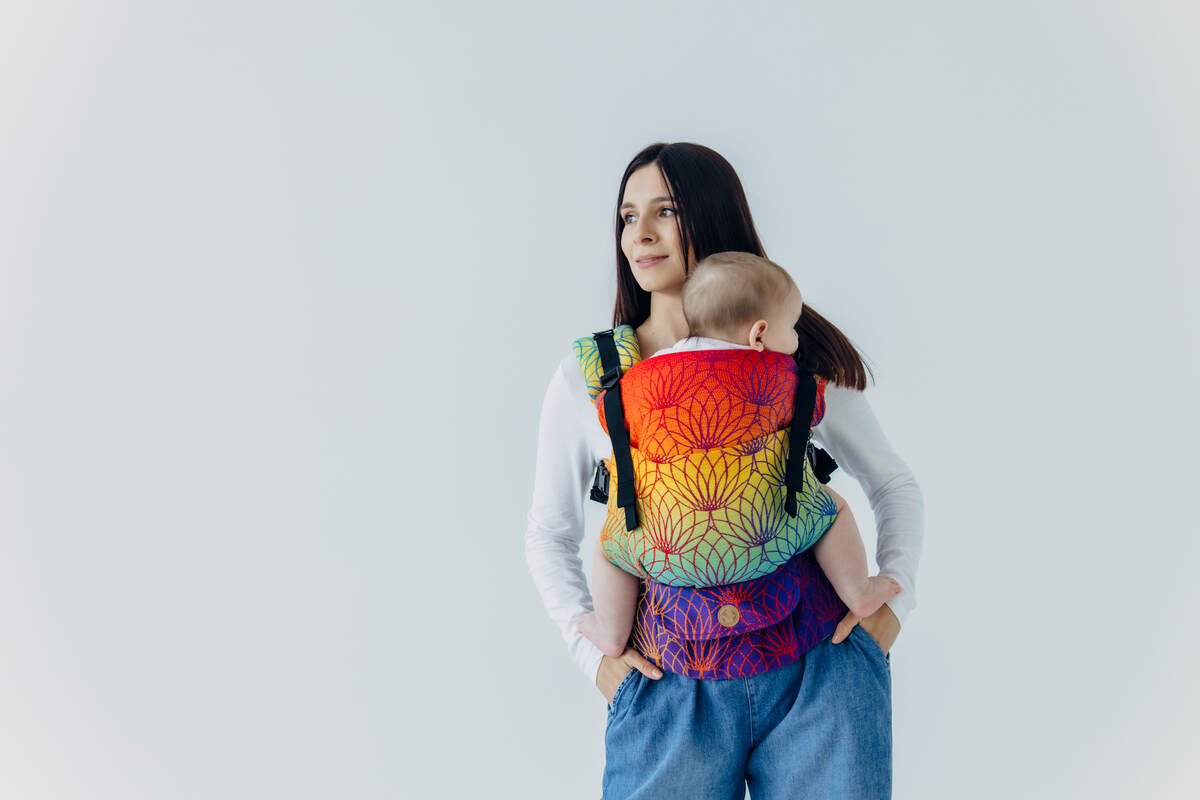 :LNNUPGRD_PRO_RNBW_LTS #babywearing