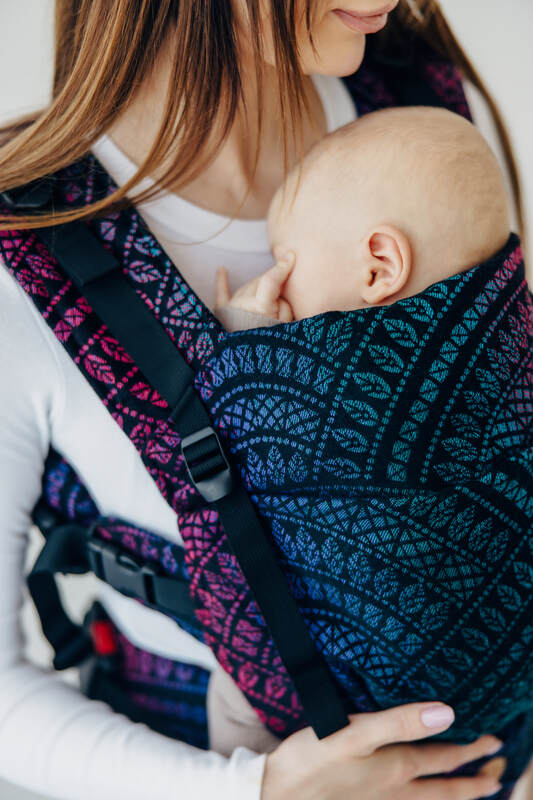 LennyUpGrade PRO Carrier, Standard Size, jacquard weave (60% cotton, 28% merino wool, 8% silk, 4% cashmere) - PEACOCK'S TAIL - BLACK OPAL #babywearing