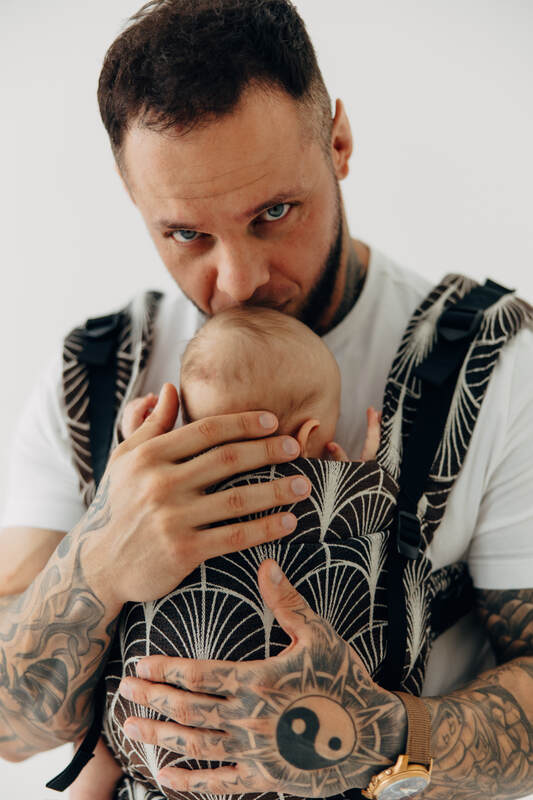 :LNNUPGRD_PRO_DC_GRNFLDS #babywearing