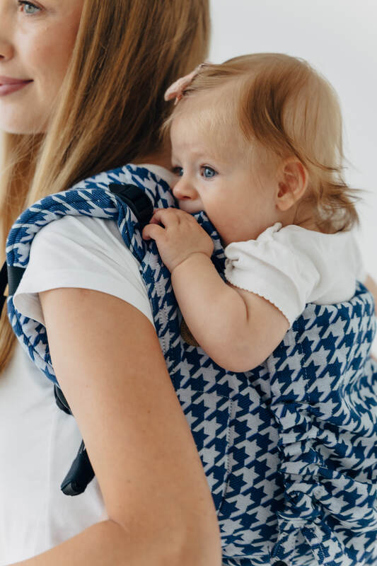 Lenny Buckle Onbuhimo PRO baby carrier, Standard size, jacquard weave (40% cotton, 40% merino wool, 13% silk, 7% cashmere) - PATA DE GALLO - PUZZLE #babywearing