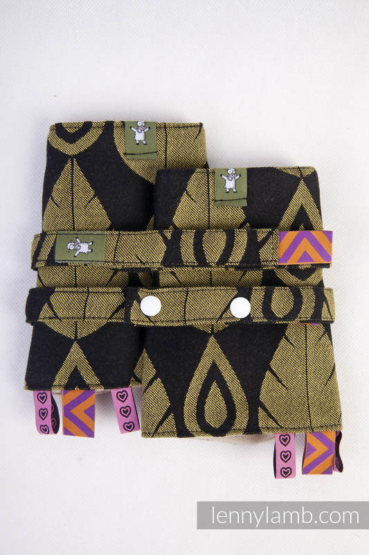 Drool Pads & Reach Straps Set, (60% cotton, 40% polyester) - NORTHERN LEAVES BLACK & YELLOW #babywearing