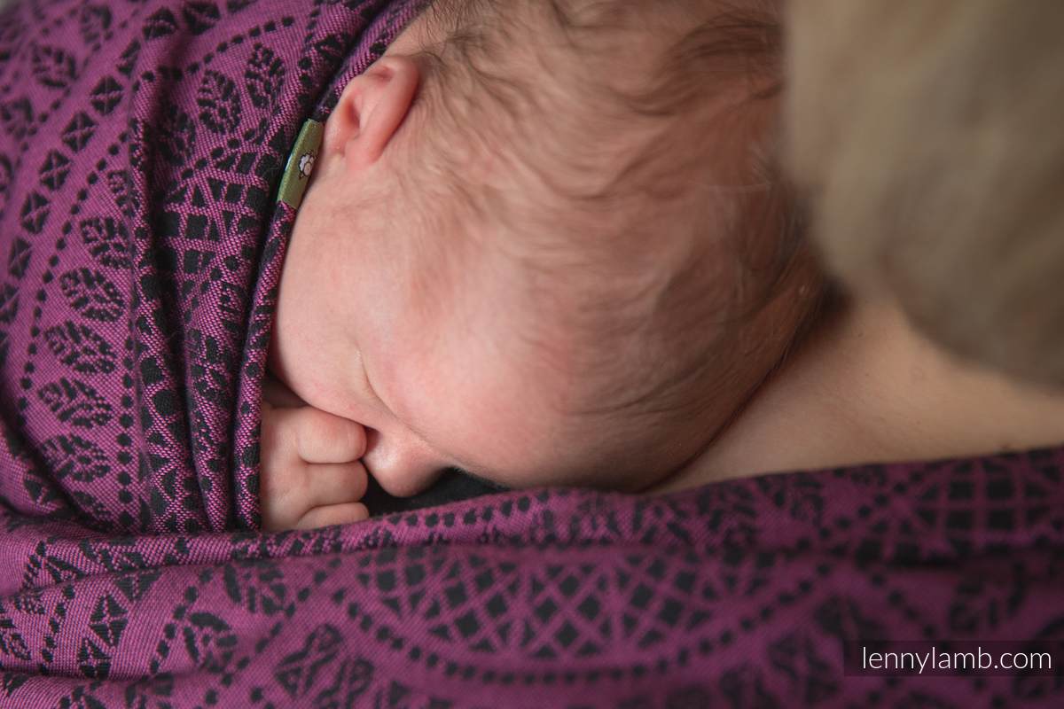 Baby Wrap, Jacquard Weave (100% cotton) - PEACOCK'S TAIL PURPLE & BLACK - size M #babywearing