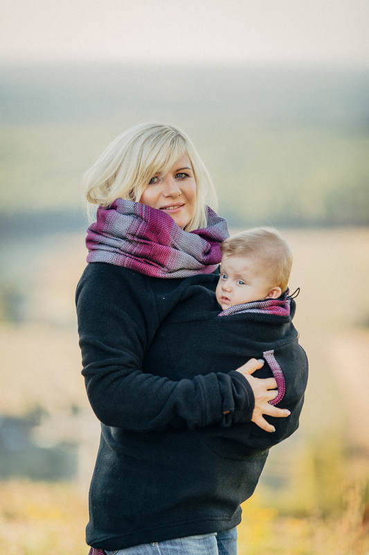 Fleece Tragepullover - Größe M - schwarz mit Little Herringbone Inspiration (grad B) #babywearing