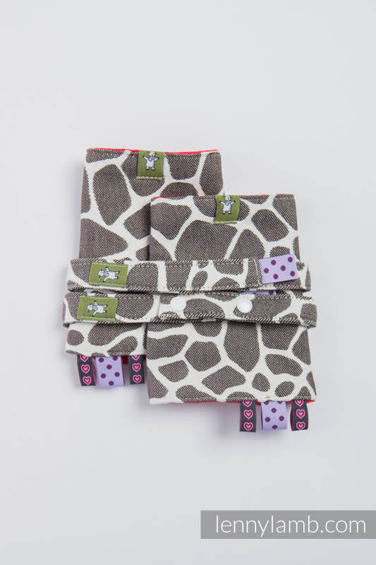 Drool Pads & Reach Straps Set, (60% cotton, 40% polyester) - GIRAFFE DARK BROWN & CREME #babywearing