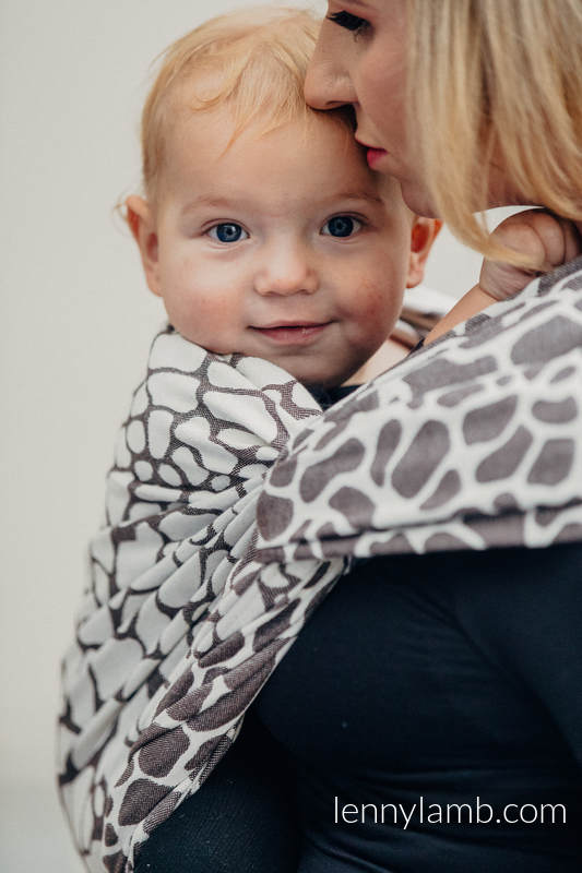 Żakardowa chusta do noszenia dzieci, bawełna - ŻYRAFA CIEMNY BRĄZ Z KREMEM - rozmiar XS #babywearing