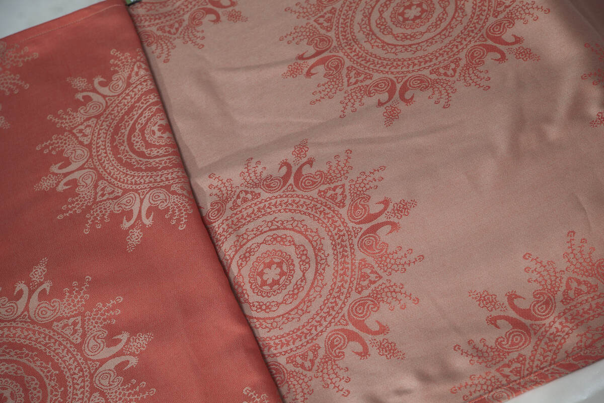 Żakardowa chusta do noszenia dzieci, 60% bawełna, 40% bambus - Paw Indyjski - Koral z Kawą - rozmiar M #babywearing