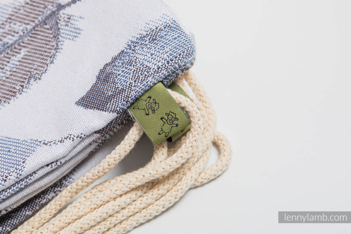 Mochila portaobjetos hecha de tejido de fular (100% algodón) - PAINTED FEATHERS BLANCO & AZUL MARINO - talla estándar 32cmx43cm #babywearing