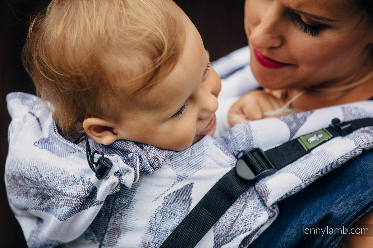 Ergonomic Carrier, Toddler Size, jacquard weave 100% cotton -PAINTED FEATHERS WHITE & NAVY BLUE - Second Generation #babywearing