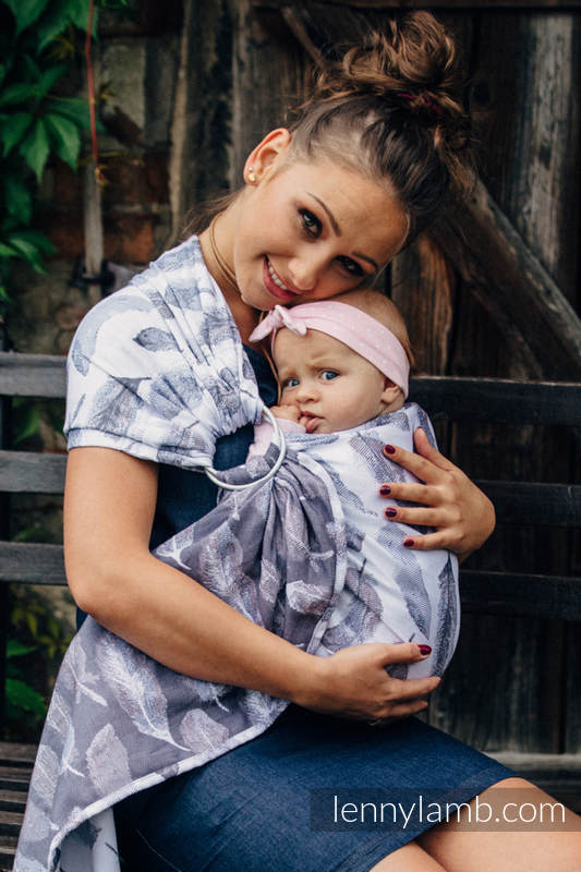 Żakardowa chusta kółkowa do noszenia dzieci, bawełna, ramię bez zakładek - MALOWANE PIÓRA BIEL Z GRANATEM - long 2.1m (drugi gatunek) #babywearing