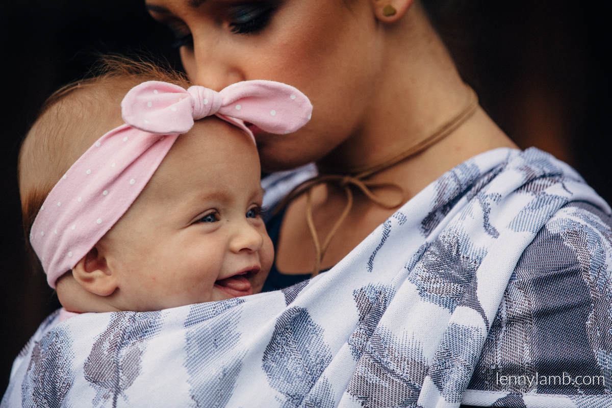 Żakardowa chusta do noszenia dzieci, bawełna - MALOWANE PIÓRA BIEL Z GRANATEM - rozmiar XS #babywearing