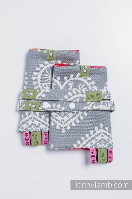 Drool Pads & Reach Straps Set, (60% cotton, 40% polyester) - FOLK HEARTS #babywearing