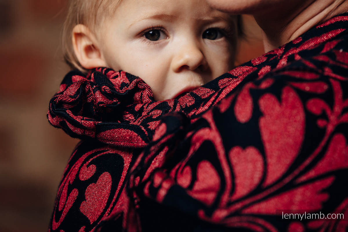 WRAP-TAI toddler avec capuche, jacquard/ 60% Coton, 28% Lin, 12% Soie tussah / TWISTED LEAVES - PINCH OF CHILLI #babywearing