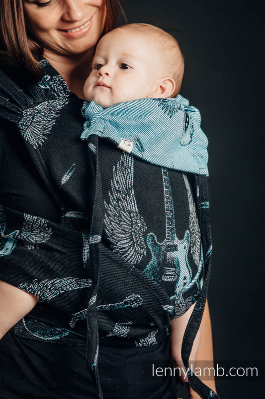 WRAP-TAI Tragehilfe Mini mit Kapuze/ Jacquardwebung, 100% Baumwolle - WINGED GUITARS #babywearing