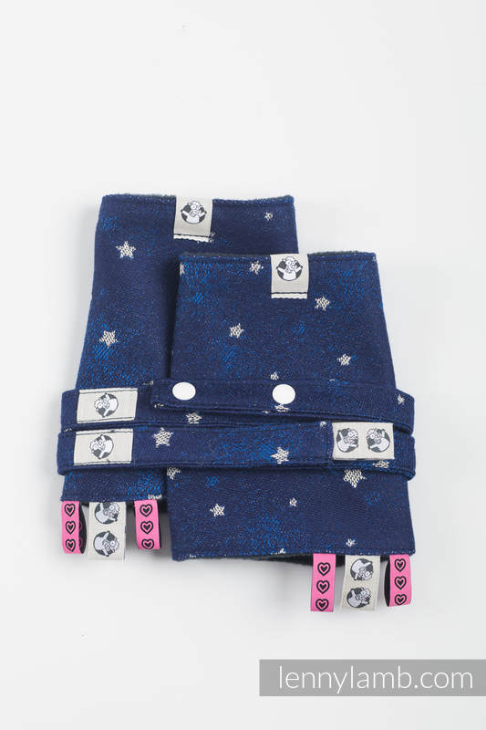 Set de protege tirantes y tiras de alcance (Outer fabric - 96% algodón, 4% hilo metalizado; Lining - 100% Poliéster) - TWINKLING STARS #babywearing