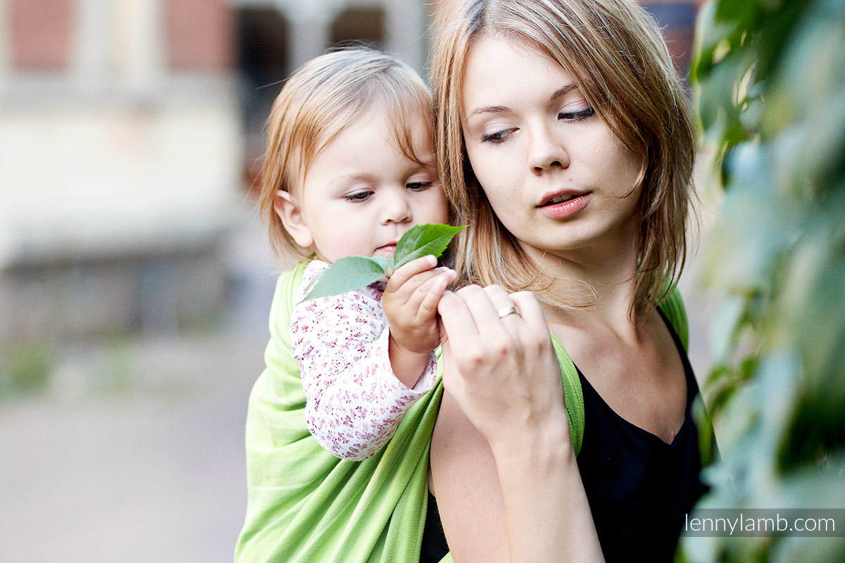 Baby Sling, Broken Twill Weave - Pistachio Summer - size M #babywearing