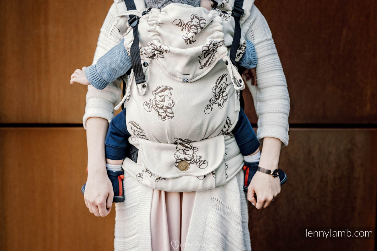 Nosidełko LennyUpGrade z tkaniny żakardowej 100% bawełna , rozmiar standard - KOTEK MARYSI - BRĄZ Z KREMEM #babywearing