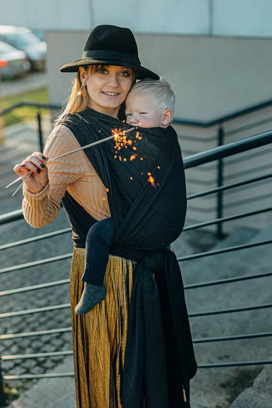 Baby Wrap, Jacquard Weave (59% cotton, 41% merino wool) - PEACOCK'S TAIL - PITCH BLACK - size S #babywearing