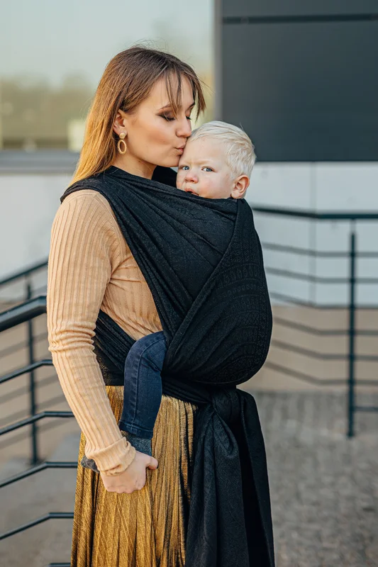 Baby Wrap, Jacquard Weave (59% cotton, 41% merino wool) - PEACOCK'S TAIL - PITCH BLACK - size S #babywearing
