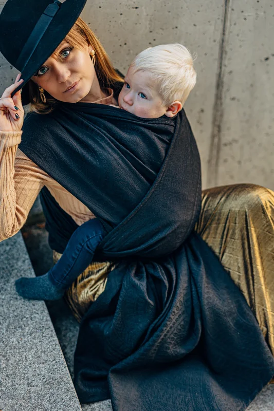 Baby Wrap, Jacquard Weave (59% cotton, 41% merino wool) - PEACOCK'S TAIL - PITCH BLACK - size S #babywearing