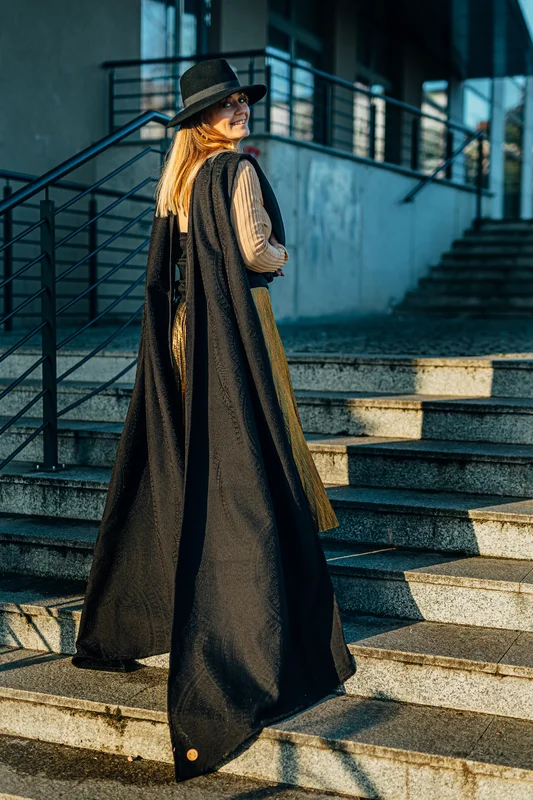 Baby Wrap, Jacquard Weave (59% cotton, 41% merino wool) - PEACOCK'S TAIL - PITCH BLACK - size S #babywearing