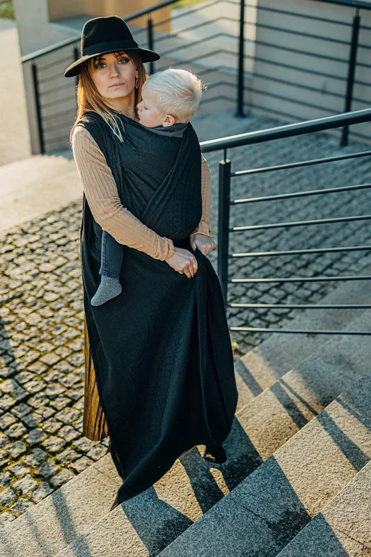 Baby Wrap, Jacquard Weave (59% cotton, 41% merino wool) - PEACOCK'S TAIL - PITCH BLACK - size S #babywearing