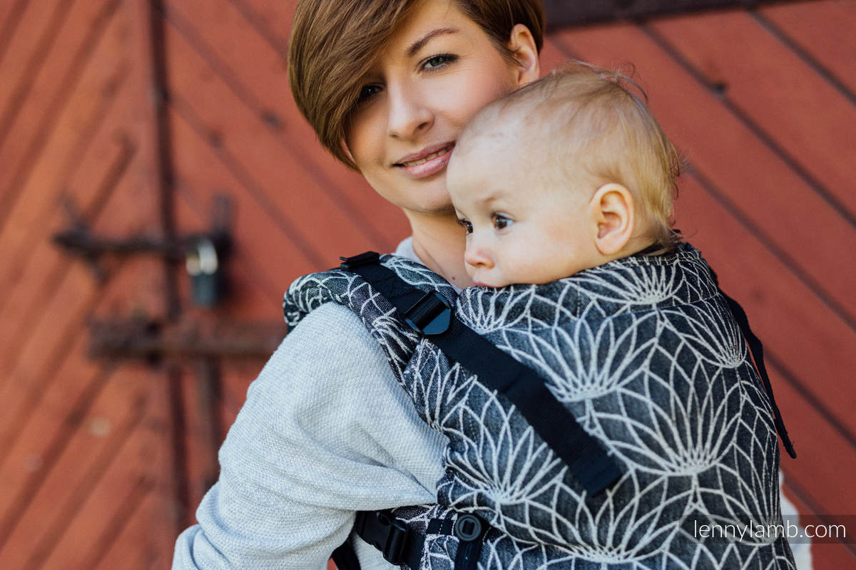 Marsupio LennyUpGrade, misura Standard, tessitura jacquard, (100% lino) - LOTUS - BLACK #babywearing