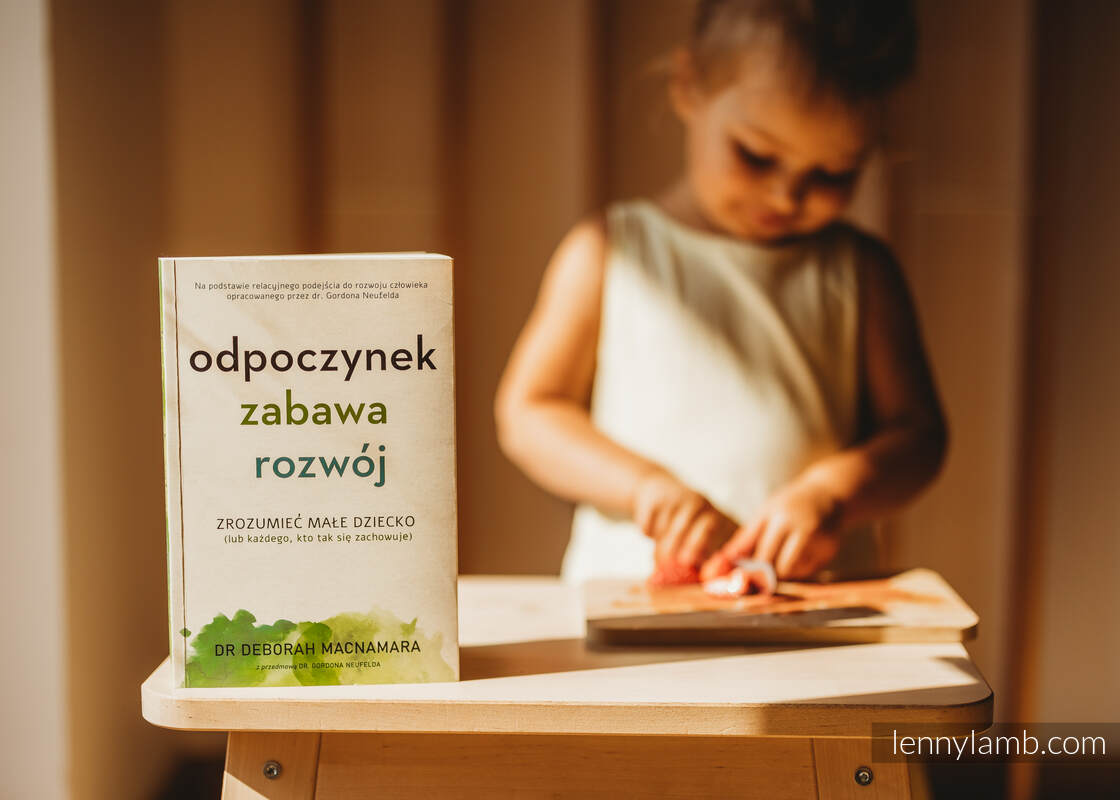 Book "Odpoczynek, zabawa, rozwój" by dr Deborah MacNamara, Szum Lasu - Polish version #babywearing