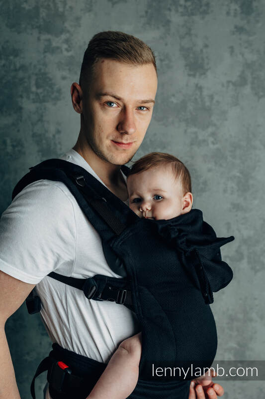 LennyGo Porte-bébé ergonomique de la gamme de base - LITTLE HERRINGBONE EBONY BLACK , taille bébé, tissage herringbone, 100% coton #babywearing