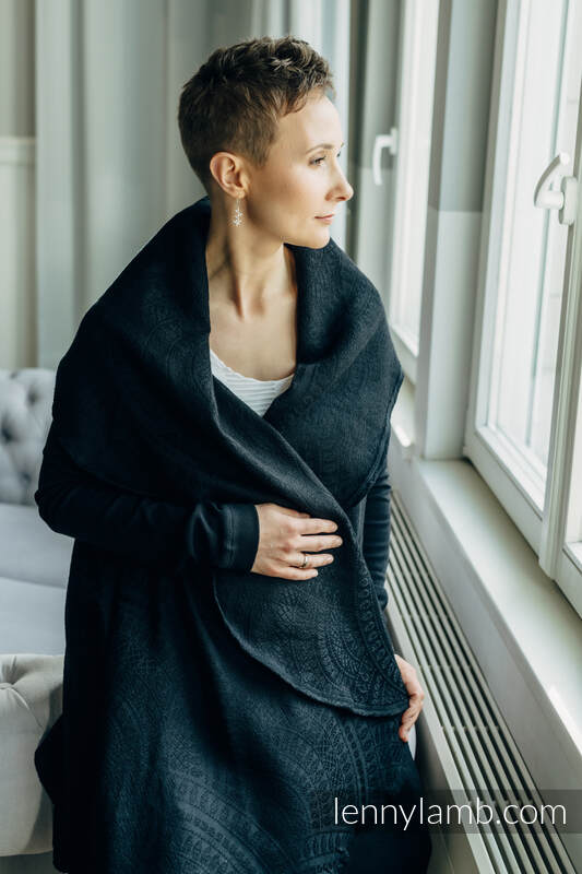 Cardigan long - taille L/XL - PEACOCK'S TAIL - PITCH BLACK (52% Coton, 37% Laine mérinos, 9% Polyester, 2% Elastan) #babywearing