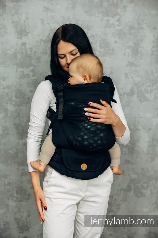 Porte-bébé en maille LennyUpGrade, taille standard, tissage herringbone (75% coton, 25% polyester) - LITTLE HERRINGBONE EBONY BLACK #babywearing