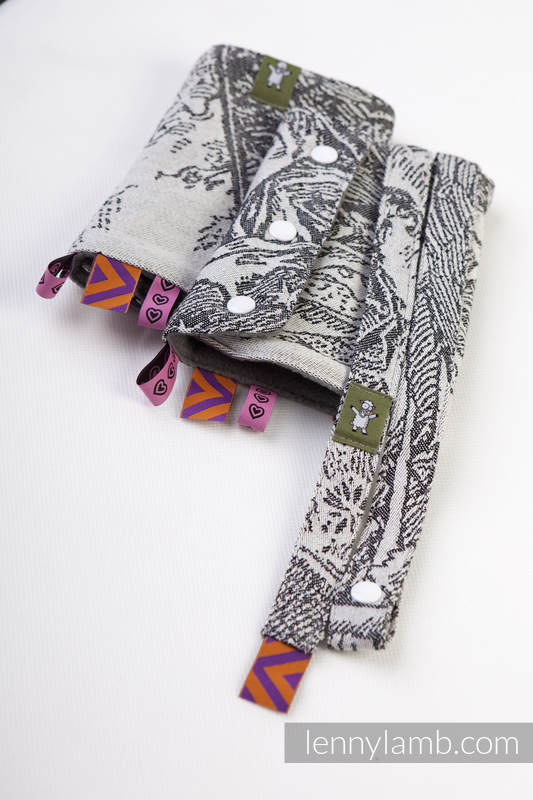 Drool Pads & Reach Straps Set, (60% cotton, 40% polyester) - HORIZON'S VERGE BLACK & CREME #babywearing