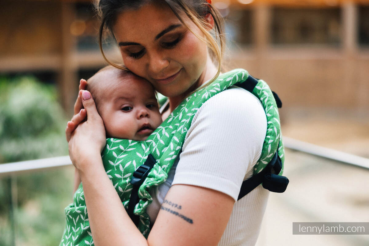 Mochila LennyLight, talla estándar, tejido jaqurad (54% algodón, 46% TENCEL) - ENCHANTED NOOK - EVERGREEN #babywearing