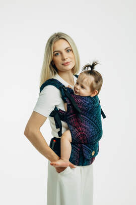 LennyUpGrade PRO - justerbar bärsele, Storlek Standard, PEACOCK'S TAIL - BLACK OPAL 