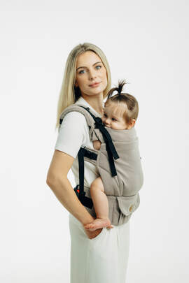 LennyUpGrade PRO - justerbar bæresæle, Størrelse Standard, LITTLE HERRINGBONE - ALMOND 