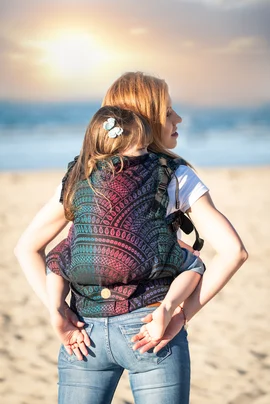 LennyPreschool Tragehilfe, Größe Preschool, Jacquardwebung, (60% Baumwolle, 28% Merinowolle, 8% Seide, 4% Kaschmir) - PEACOCK'S TAIL - BLACK OPAL