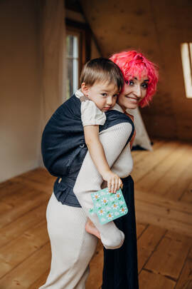 LennyHybrid - halvspänne bärsele, Storlek Preschool, PEACOCK'S TAIL - PITCH BLACK 