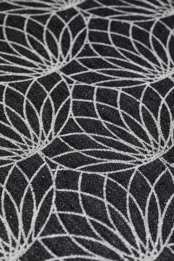 Lotus — Black